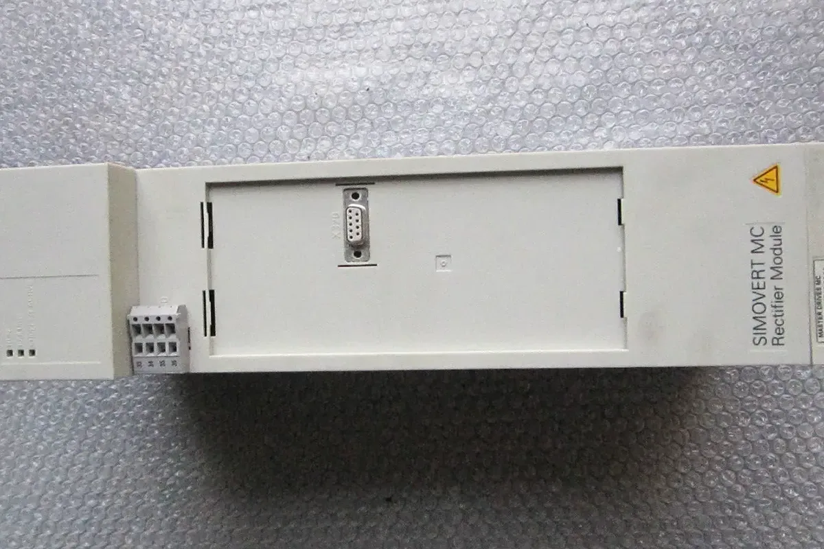 SIEMENS- 6SE7024-1EP85-0AA0