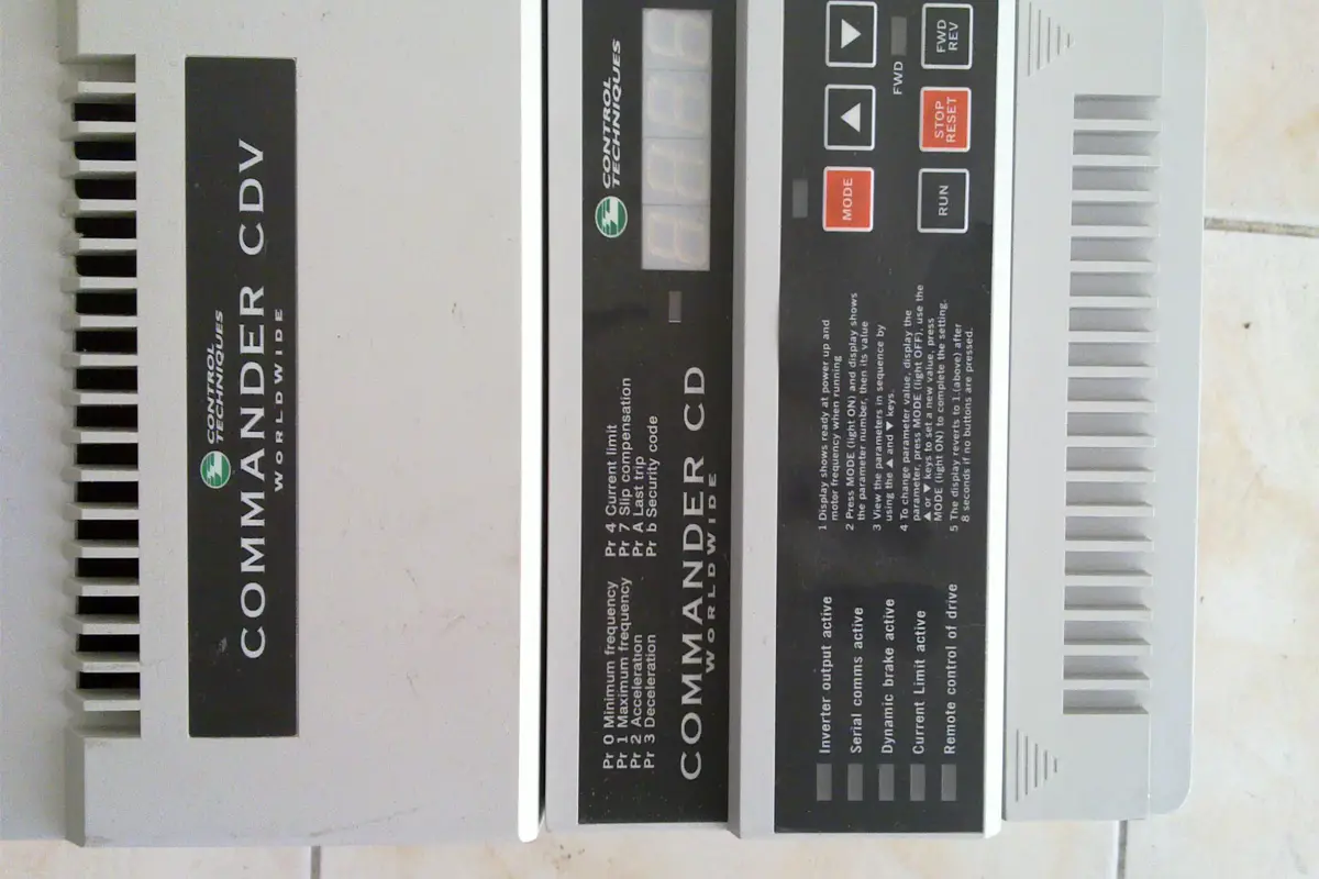 CONTROL TECHNIQUES- COMMANDER CDV