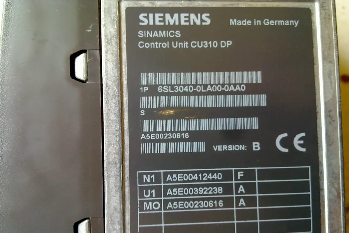 SIEMENS- 6SL3040-0LA00-0AA0