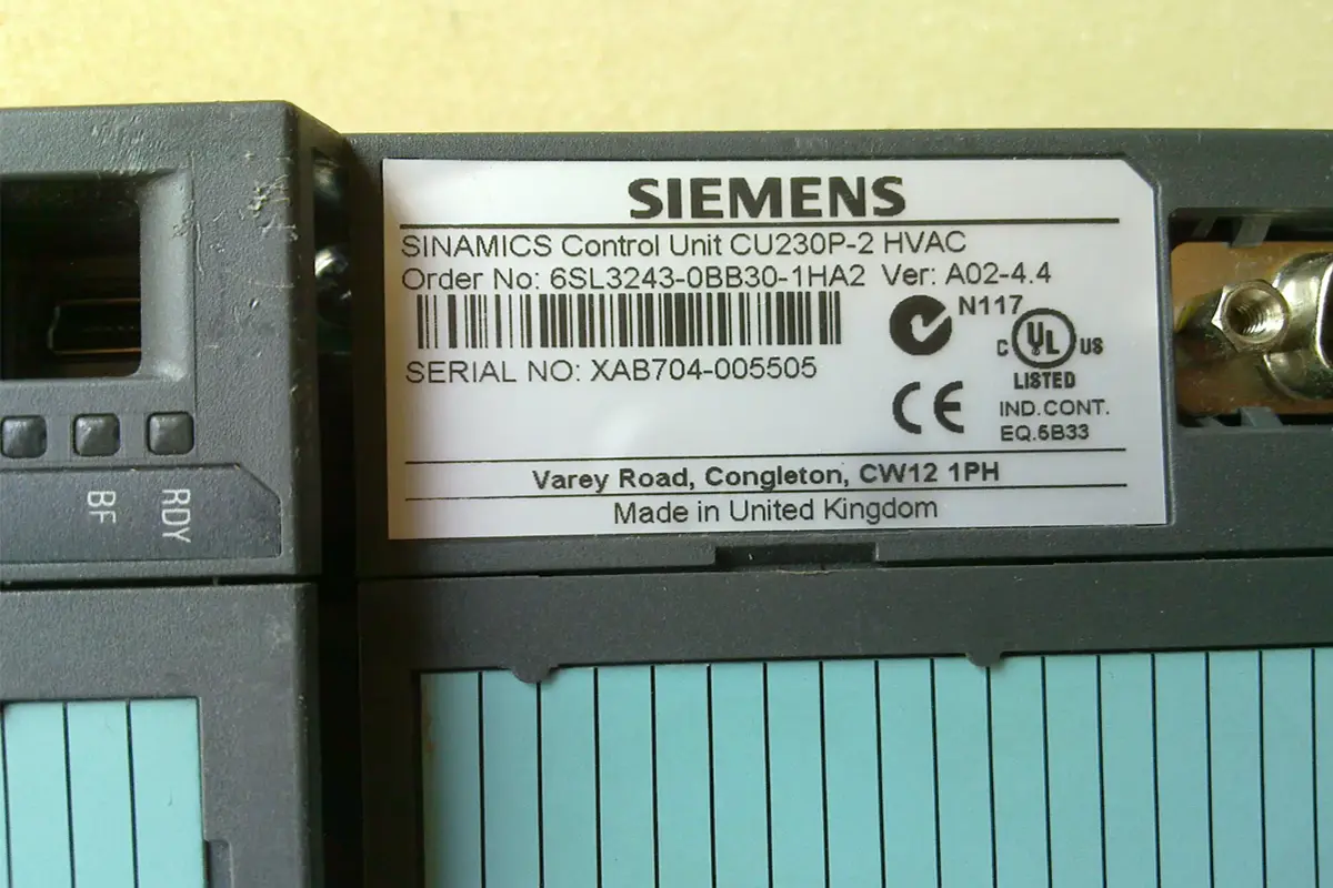 SIEMENS- 6SL3243-0BB30-1HA2