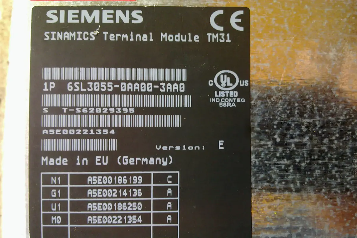 SIEMENS- 6SL3055-0AA00-3AA0