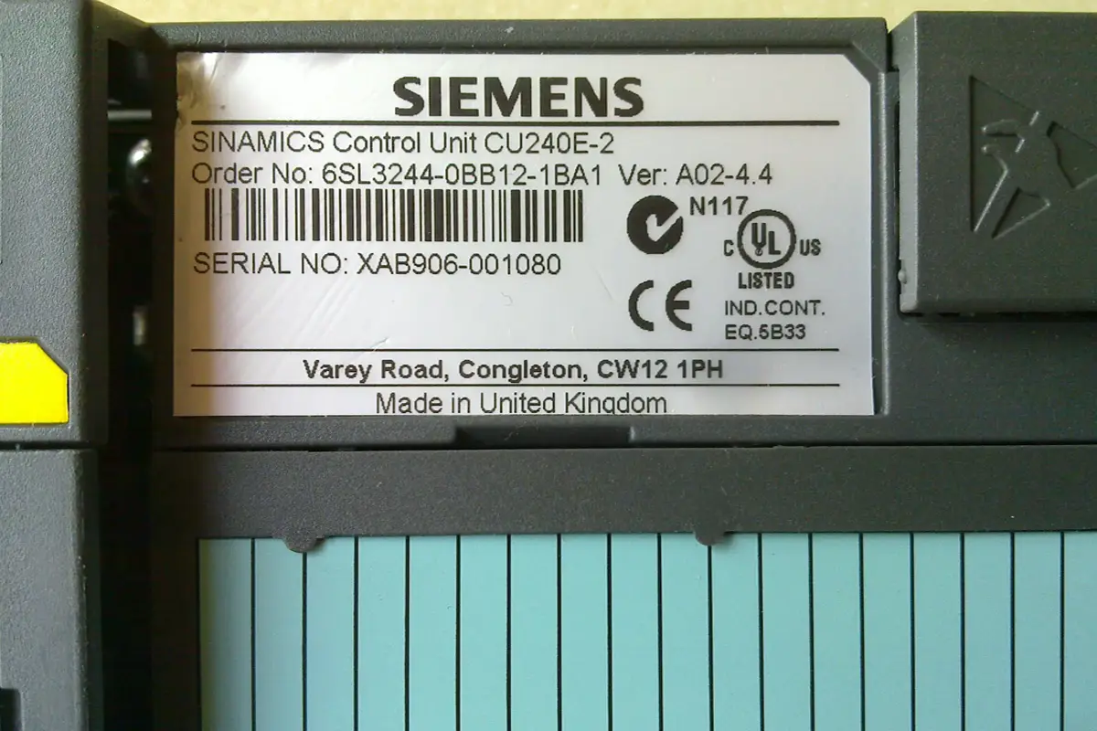 SIEMENS SİNAMİCS 6SL3244-OBB12-1BA1