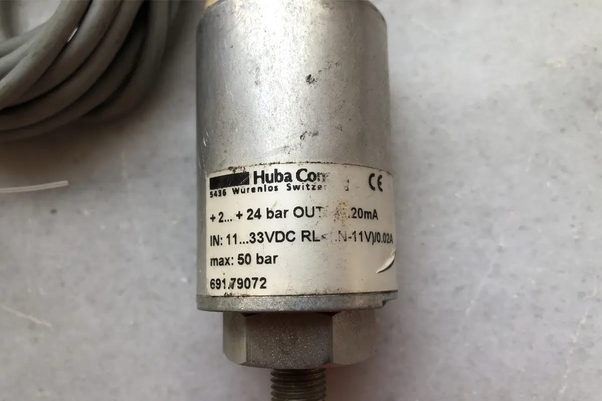 HUBA CONTROL-+2-+24 BAR 0-20MA